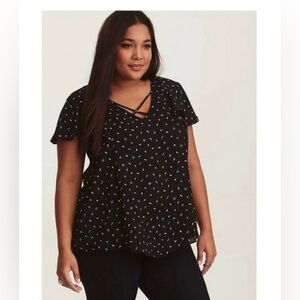 NWOT Torrid 1X Chiffon Blouse Short Sleeve Criss Cross V-Neck with Print